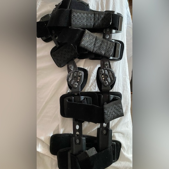 DonJoy Other Donjoy Adjustable Lockable Black Hinged Knee Brace